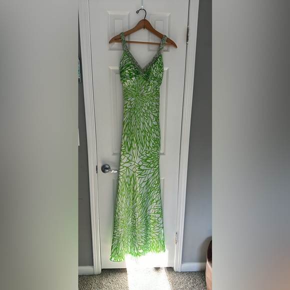 Size 5/6 Green & White long Dress - Picture 1 of 5